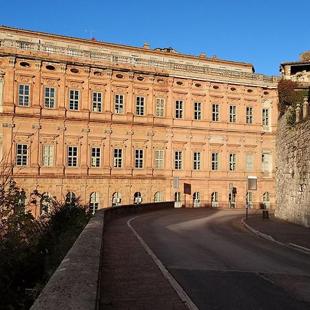 Dietro le quinte nel cuore di Perugia Esterno foto